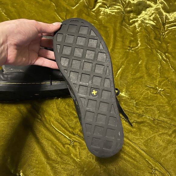 Dr. Marten black boots - Picture 3 of 4